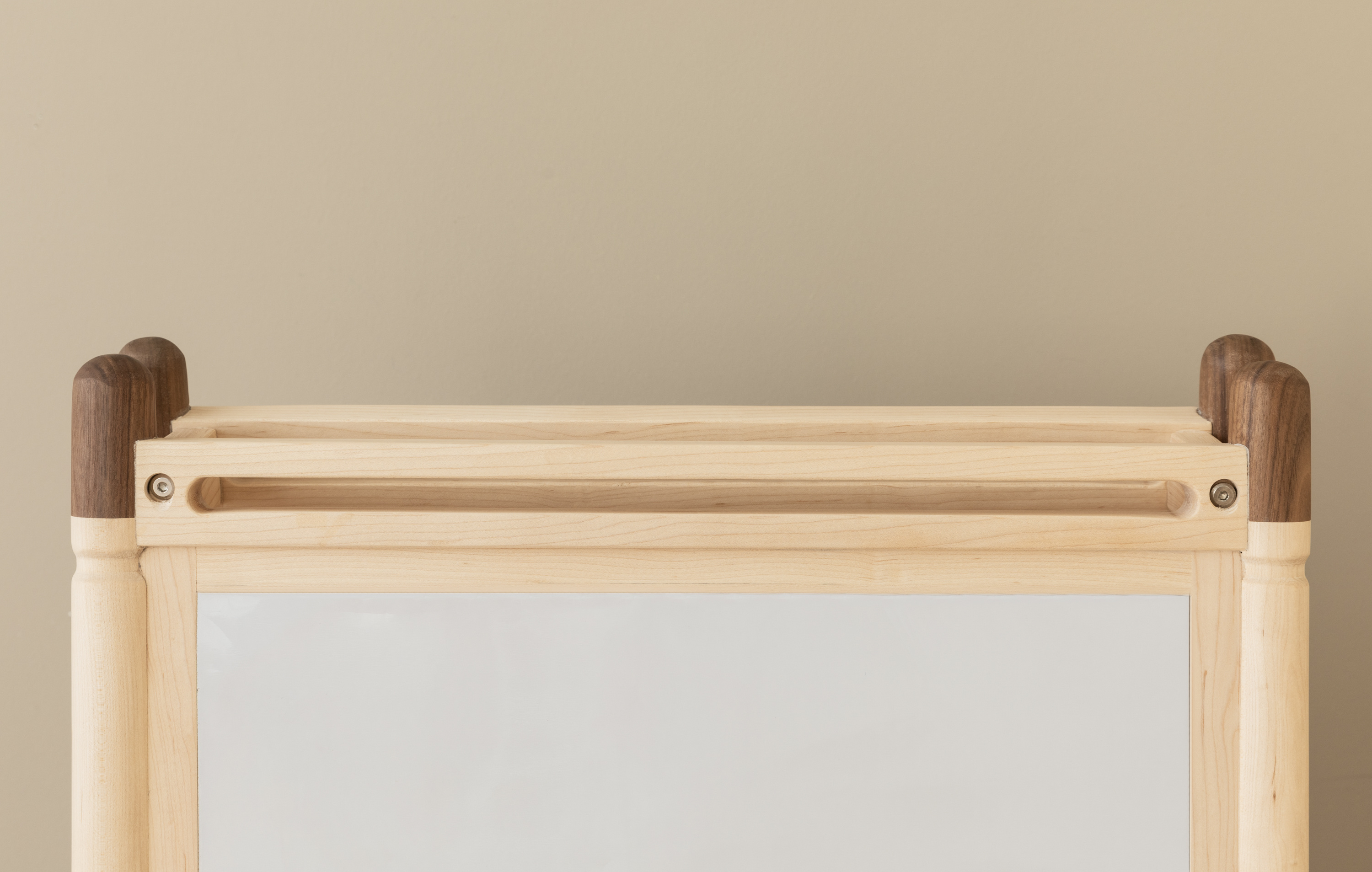 Children's furniture，Easel，Drawing board，Solid wood furniture，painting，Graffiti board，