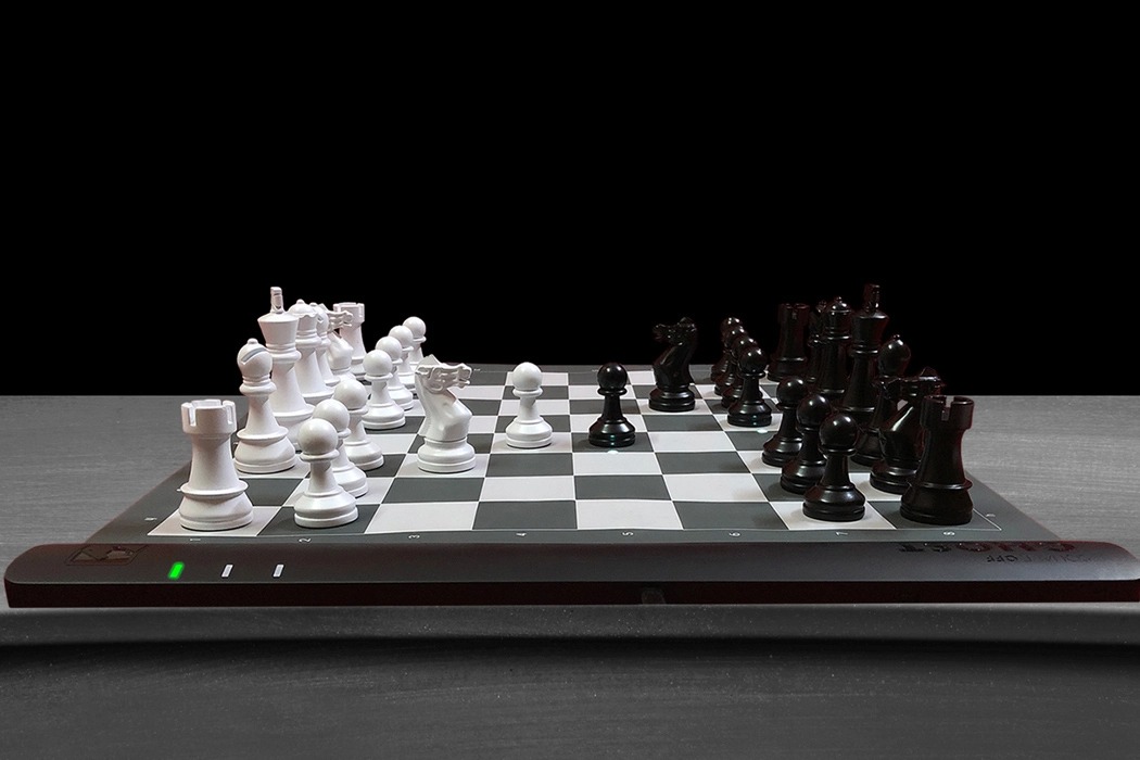 epidemic situation，Fitness chair，Refrigerator，Chinese chess，Companion robot，quarantine，