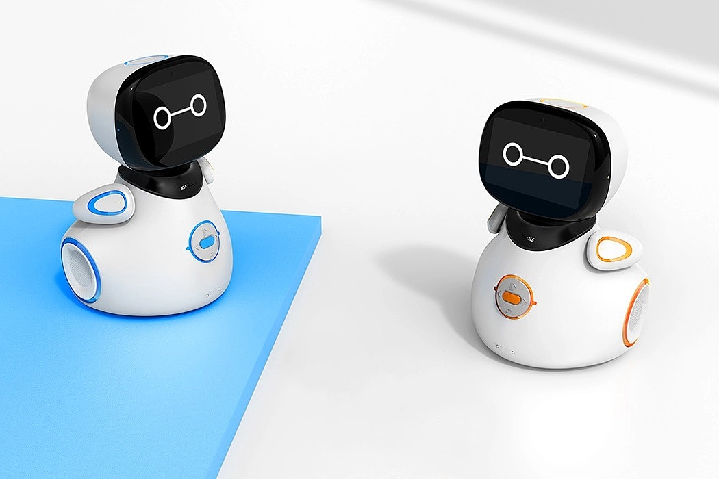 epidemic situation，Fitness chair，Refrigerator，Chinese chess，Companion robot，quarantine，