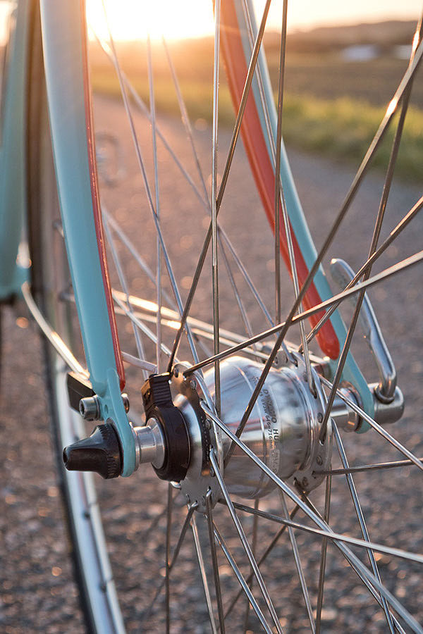 Bicycle，Component details，Light blue，automative lighting，