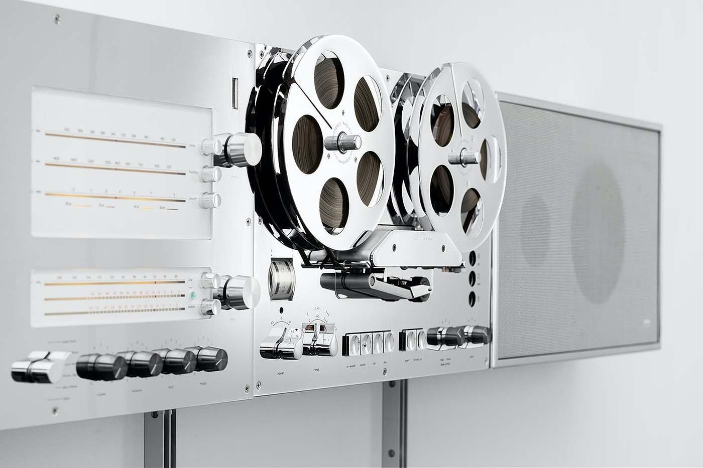 Wall installation，recorder，speaker，