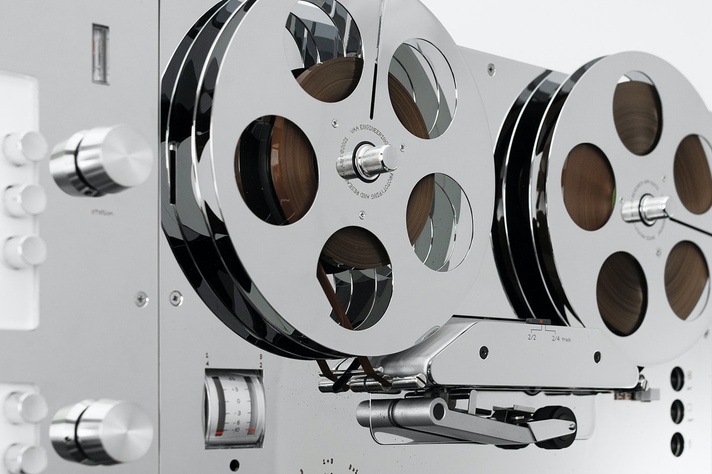 Wall installation，recorder，speaker，