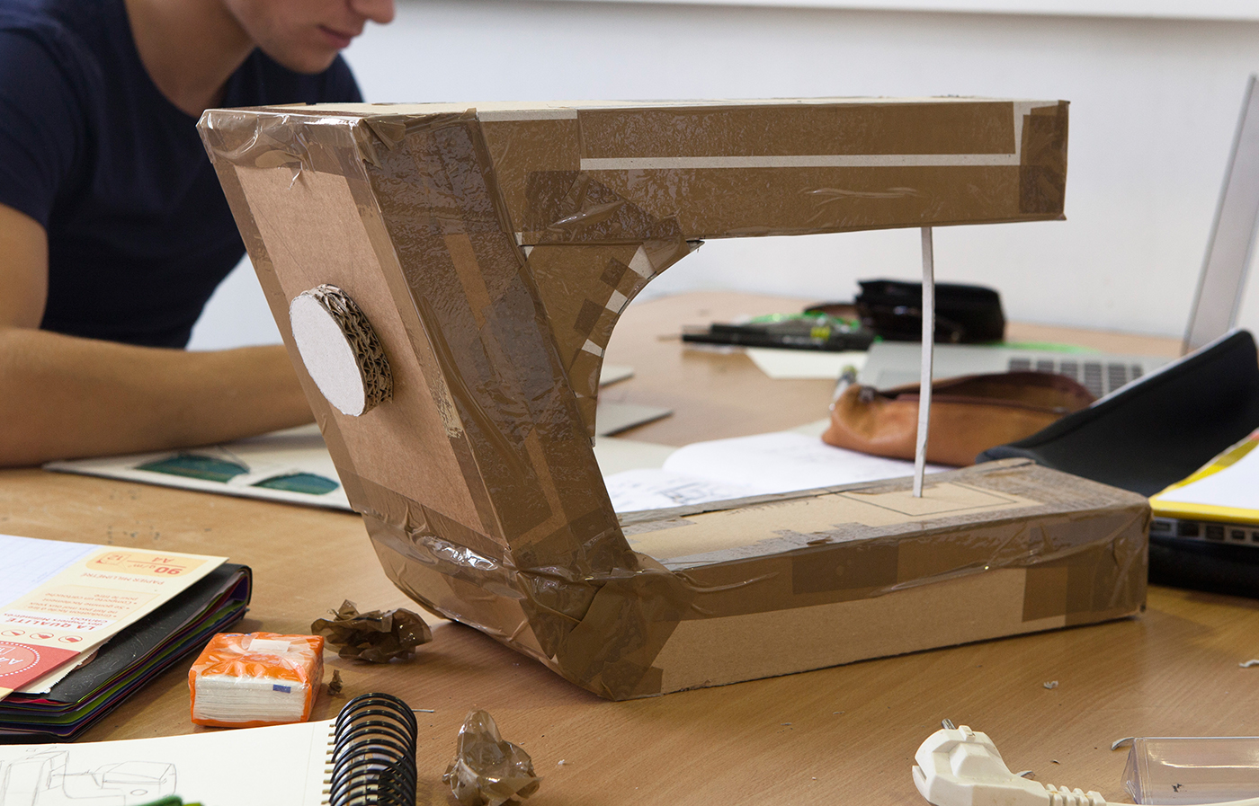 Sewing machine，product design，concise，Ergonomics，