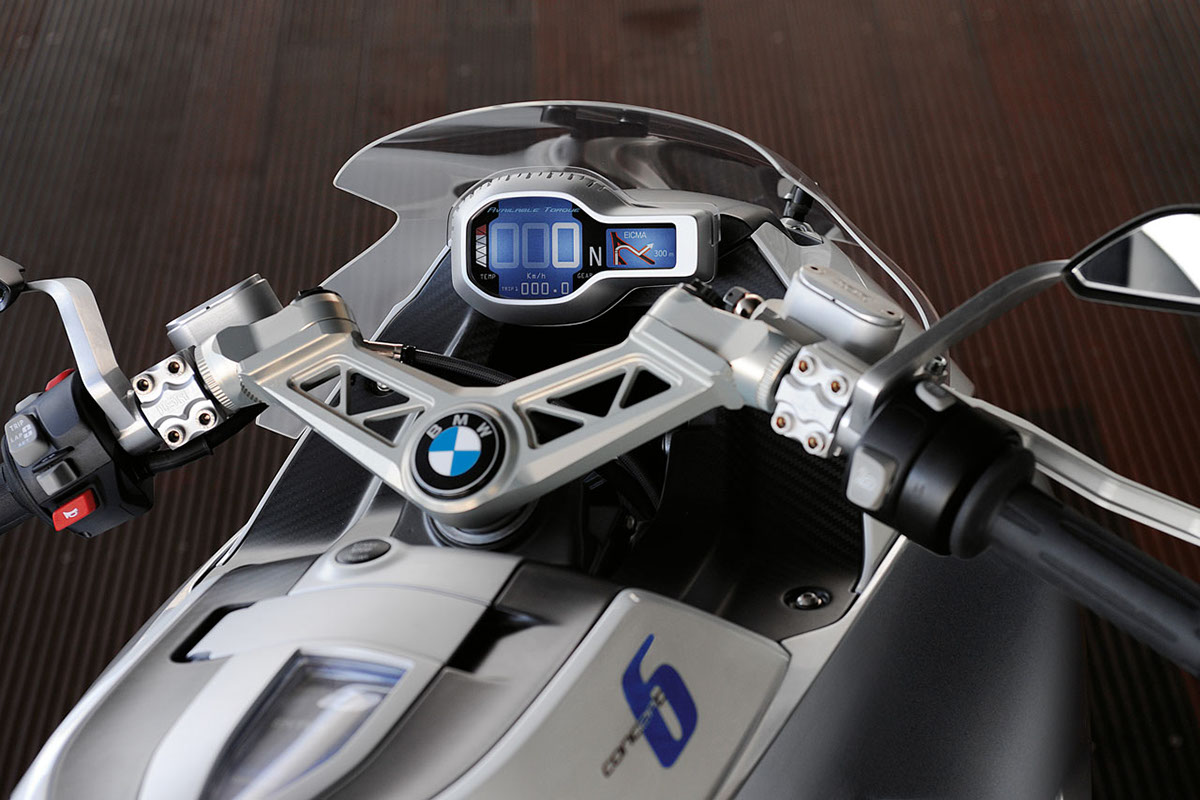 bmw，motorcycle，outdoors，vehicle，