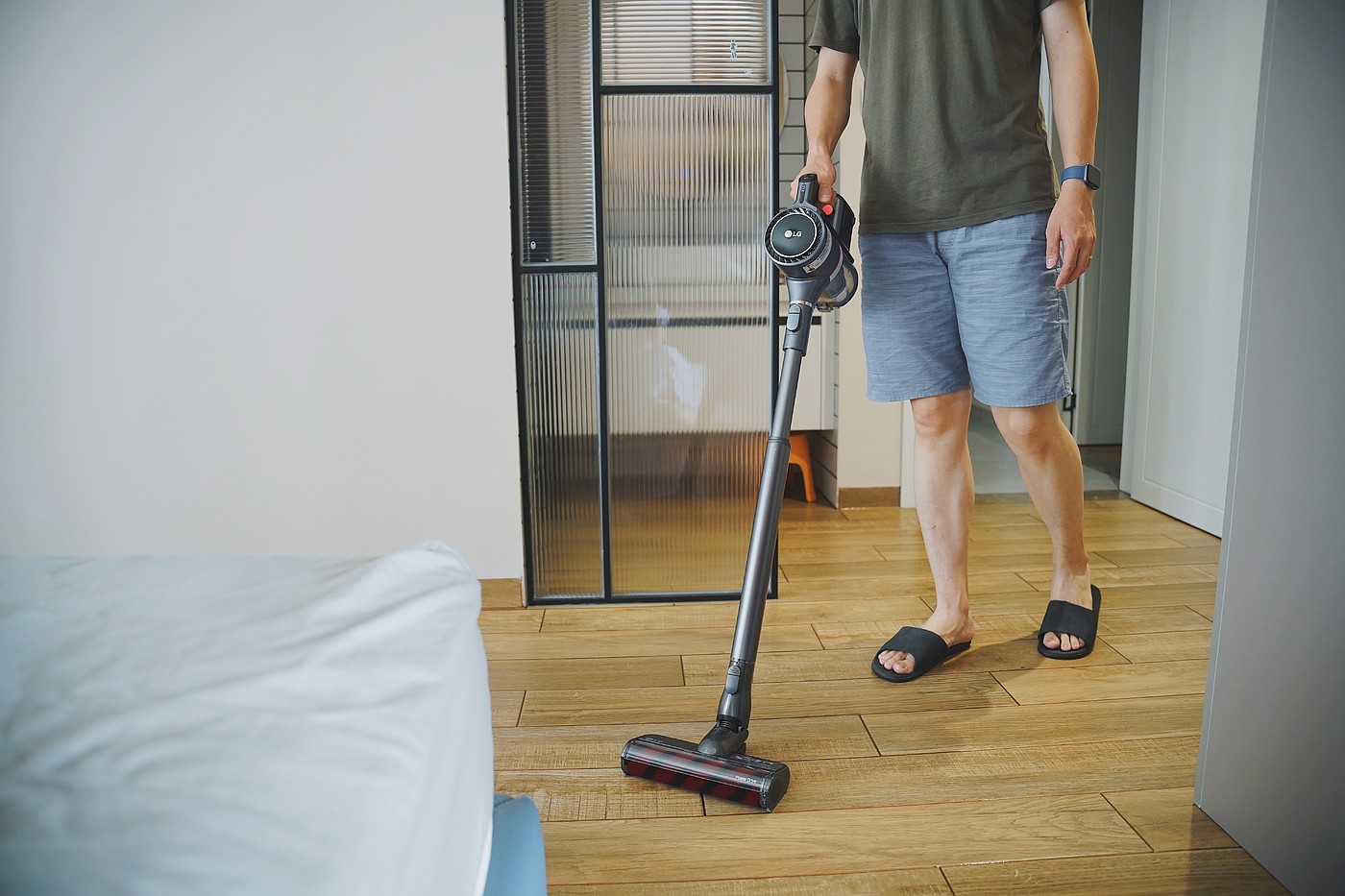 lg，Vacuum cleaner，household electrical appliances，housework，clean，Sweeping and towing integration，Sweep the floor，Mopping，
