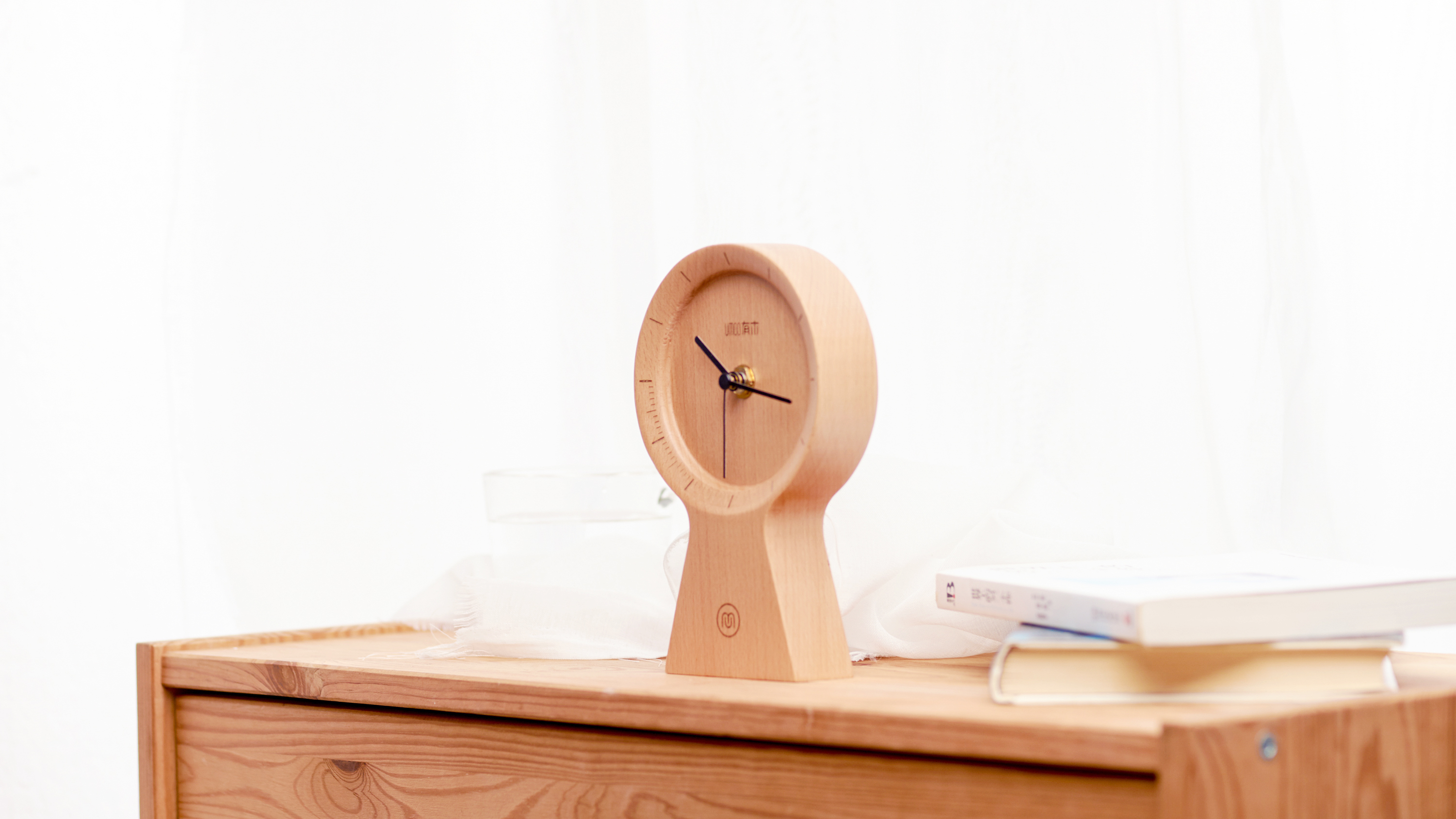 Silent pendulum clock，Creative design，Creative clock，clock，Log pendulum clock，