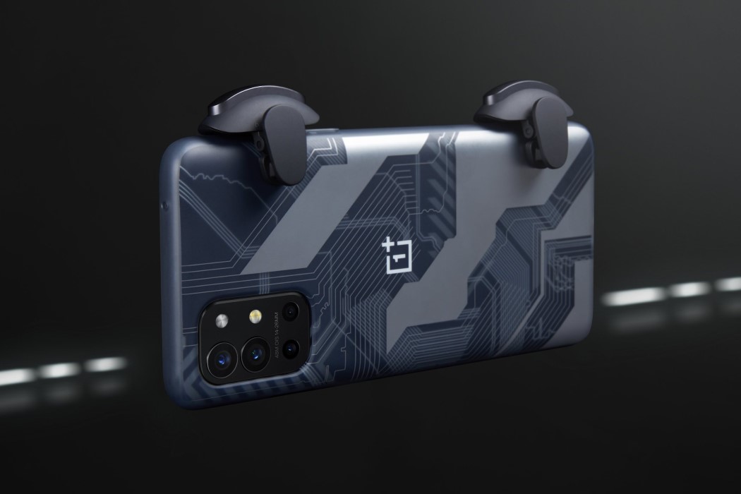 One plus mobile phone，controller，game，