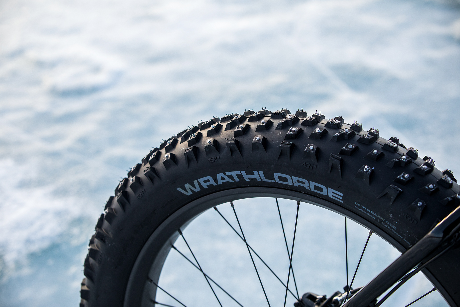 Shawn Erdely，Bicycle，Snowmobile，non-slip，black，tyre，