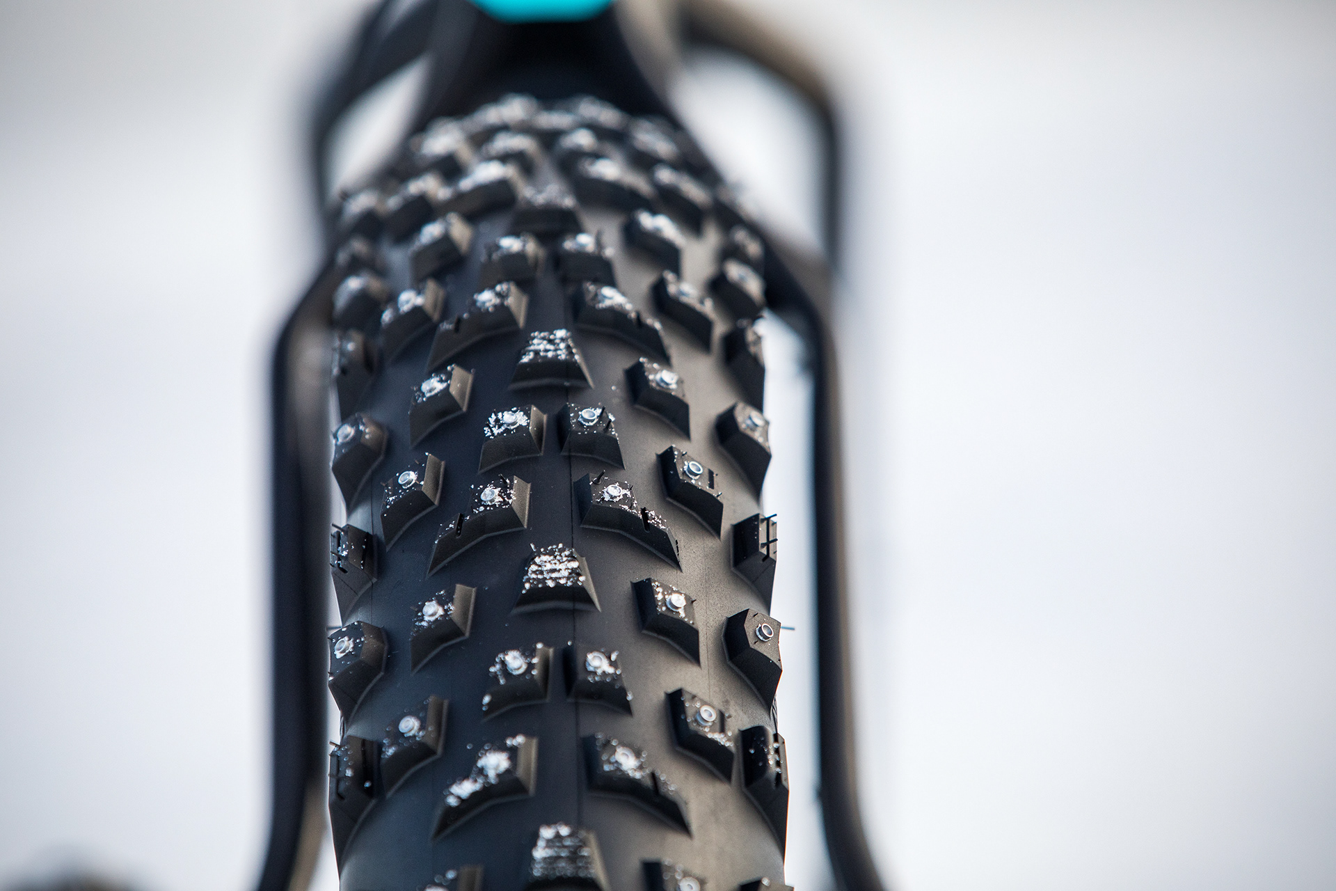 Shawn Erdely，Bicycle，Snowmobile，non-slip，black，tyre，