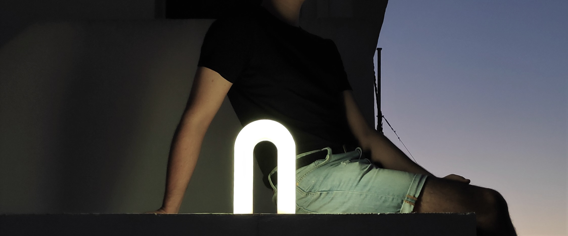 Aida García，KABU PORTABLE，lamps and lanterns，portable，Charging base，U-shape，