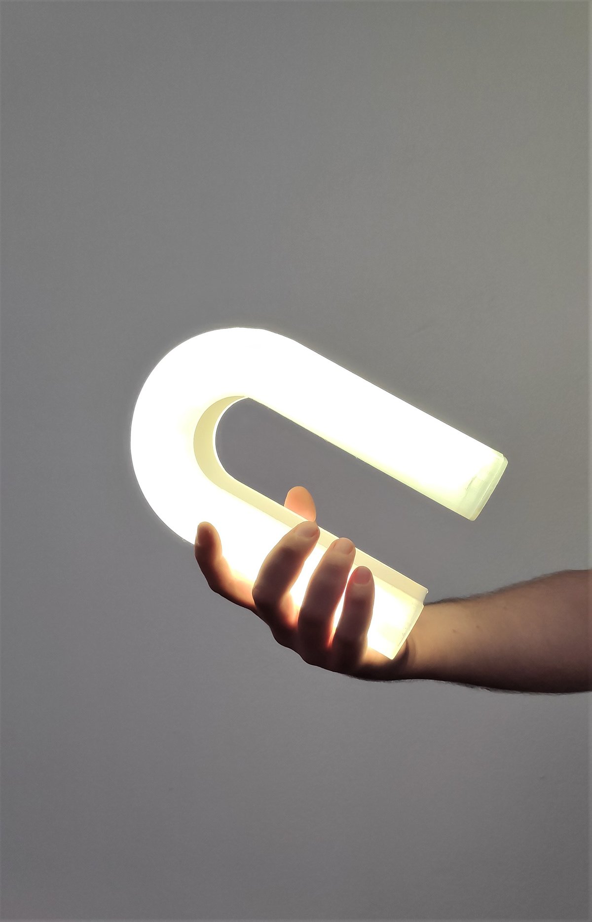 Aida García，KABU PORTABLE，lamps and lanterns，portable，Charging base，U-shape，