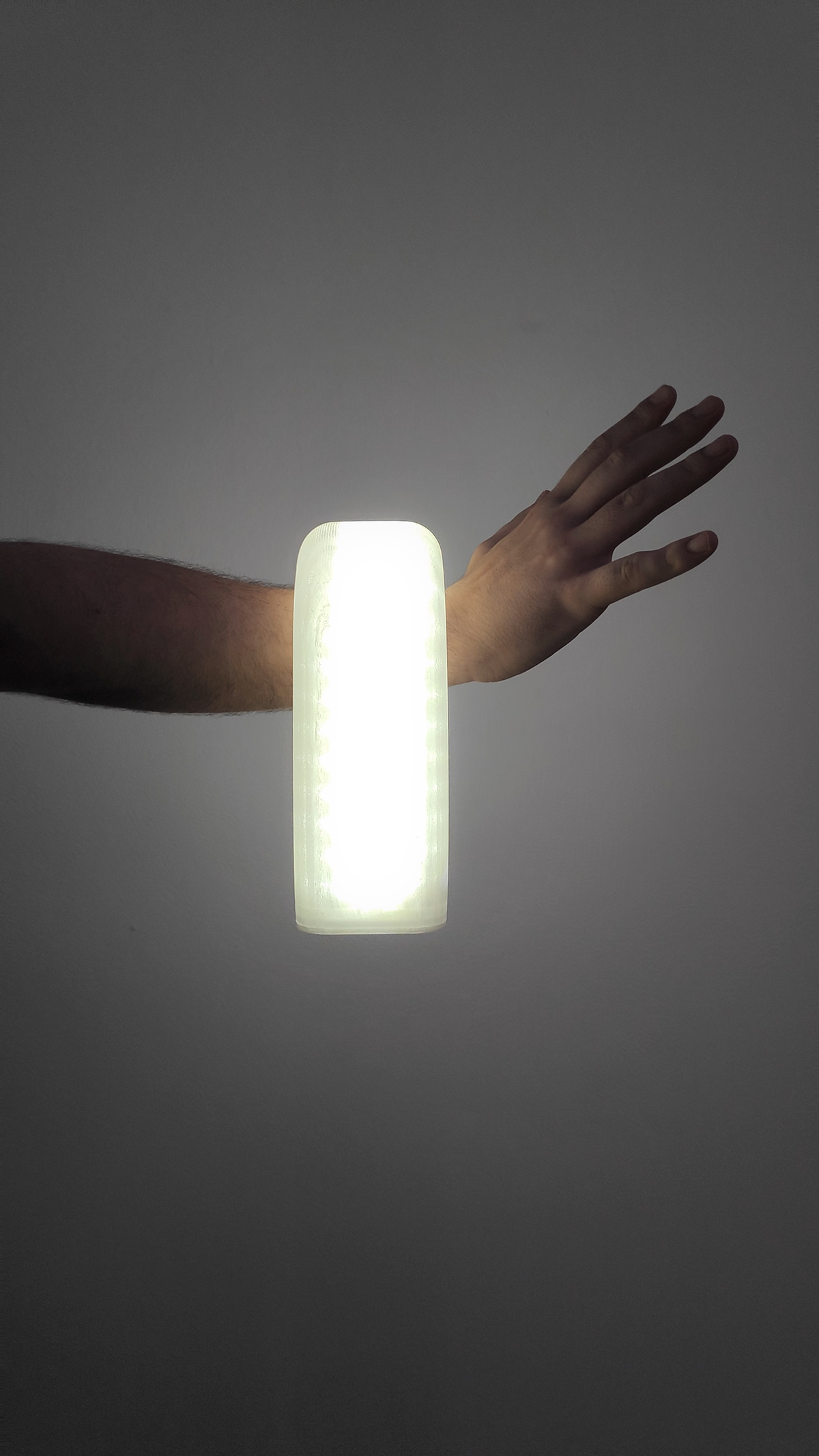 Aida García，KABU PORTABLE，lamps and lanterns，portable，Charging base，U-shape，