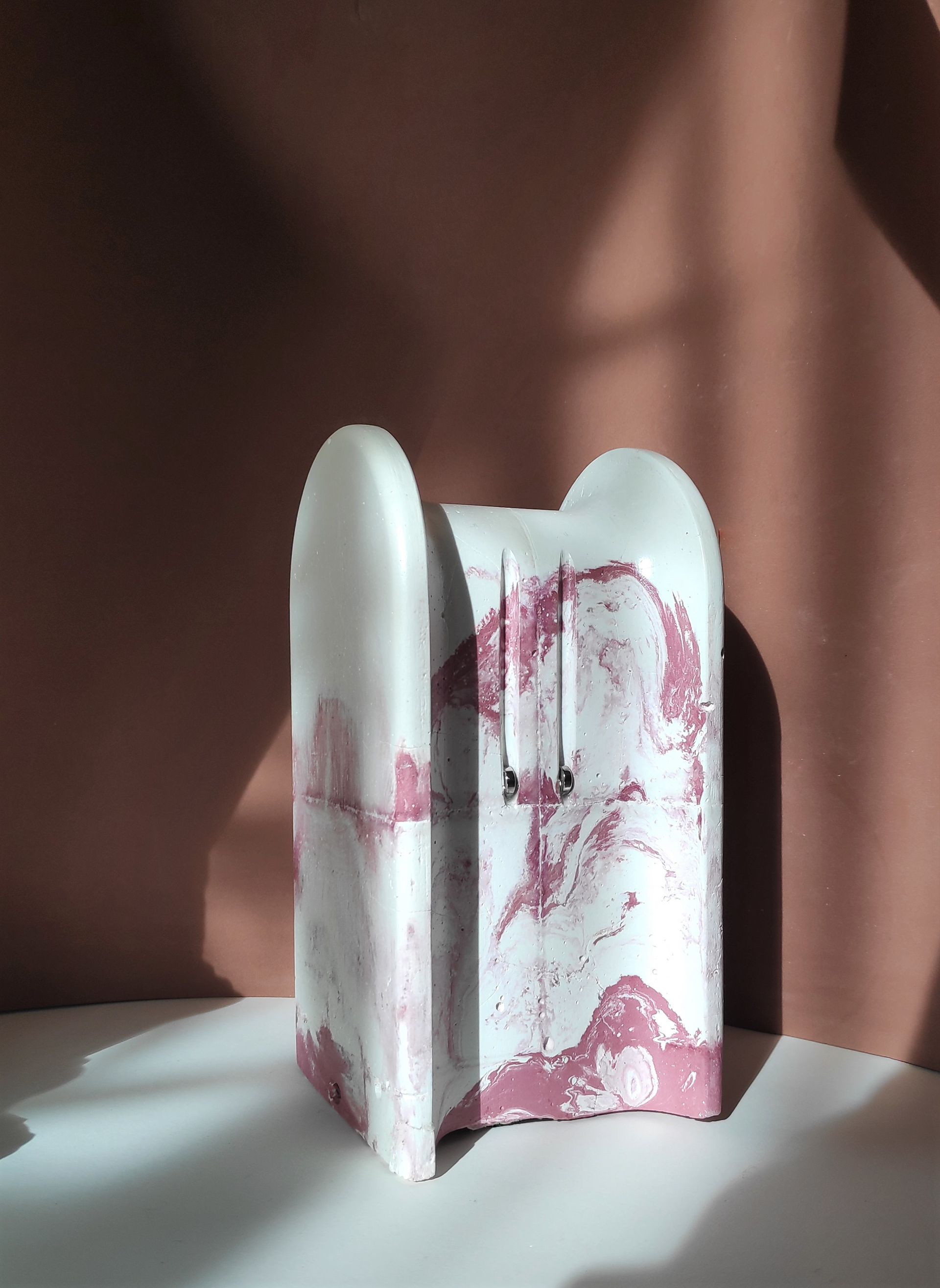 Aida García，KABU PORTABLE，lamps and lanterns，portable，Charging base，U-shape，