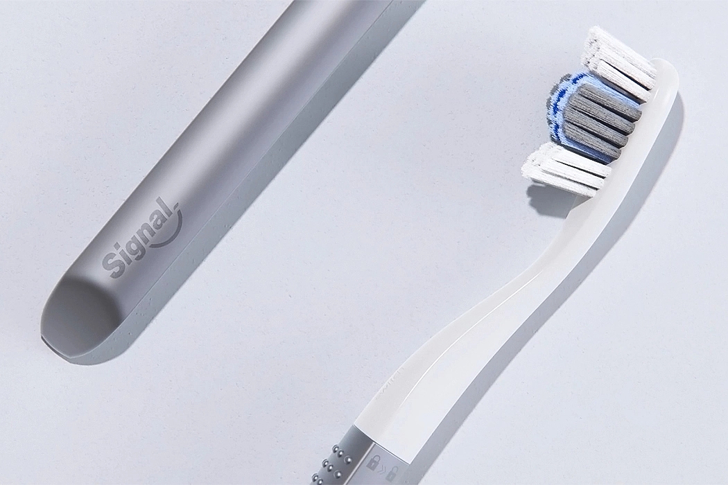 toothbrush，Toothbrush head，Discoloration，