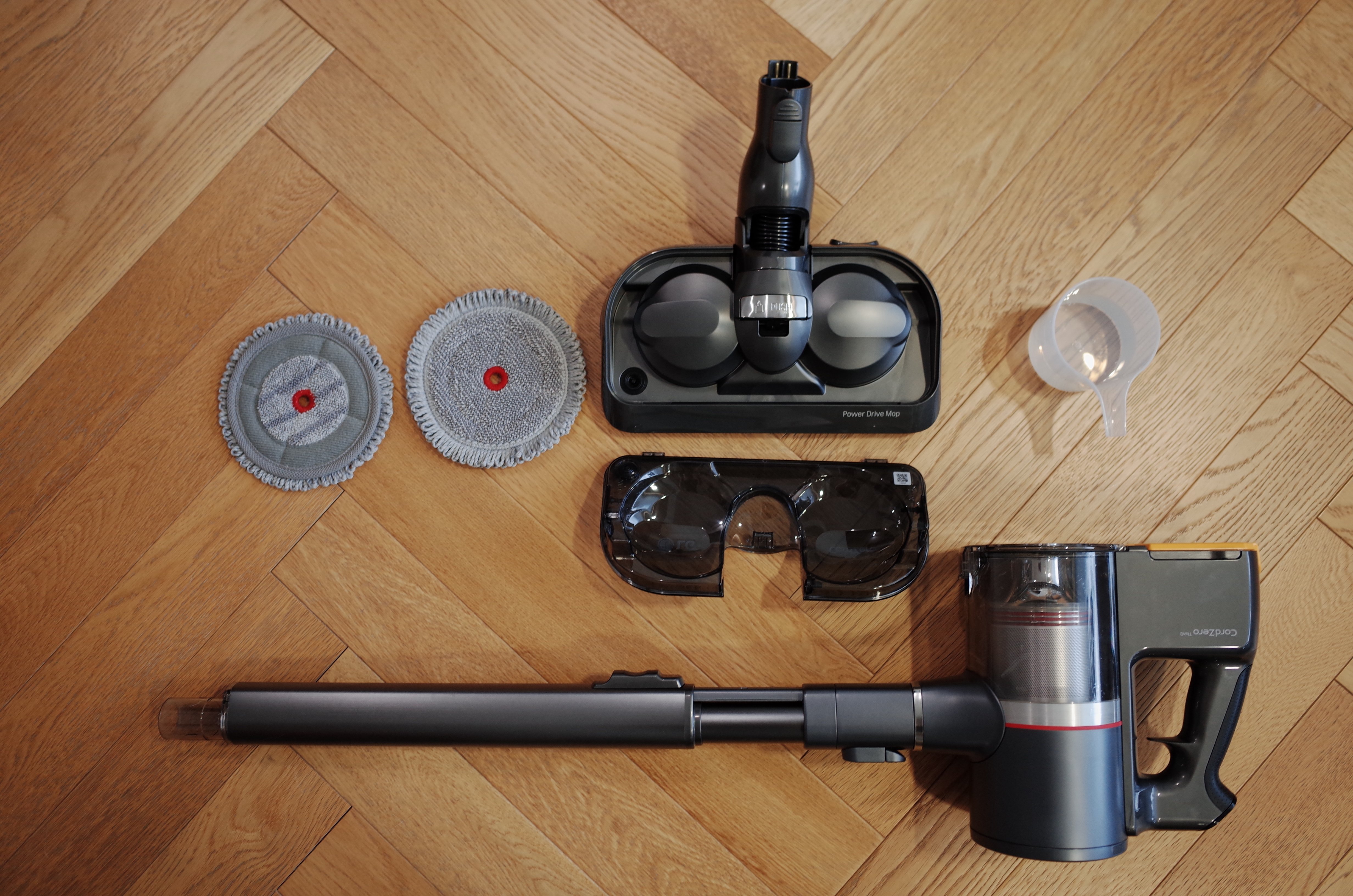 New product evaluation of LG a9k vacuum cleaner，Furniture designer almond vegetable head，