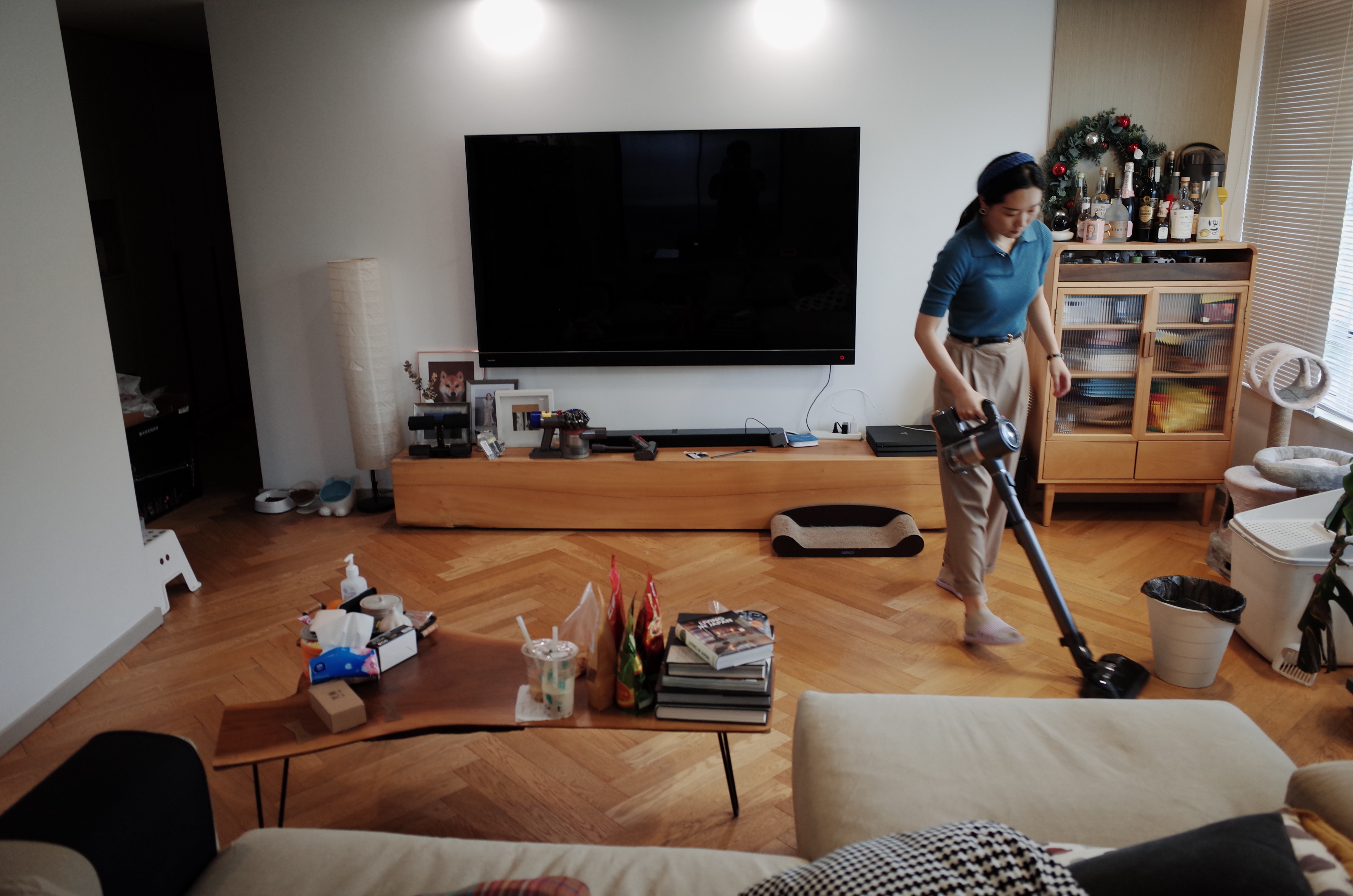 New product evaluation of LG a9k vacuum cleaner，Furniture designer almond vegetable head，