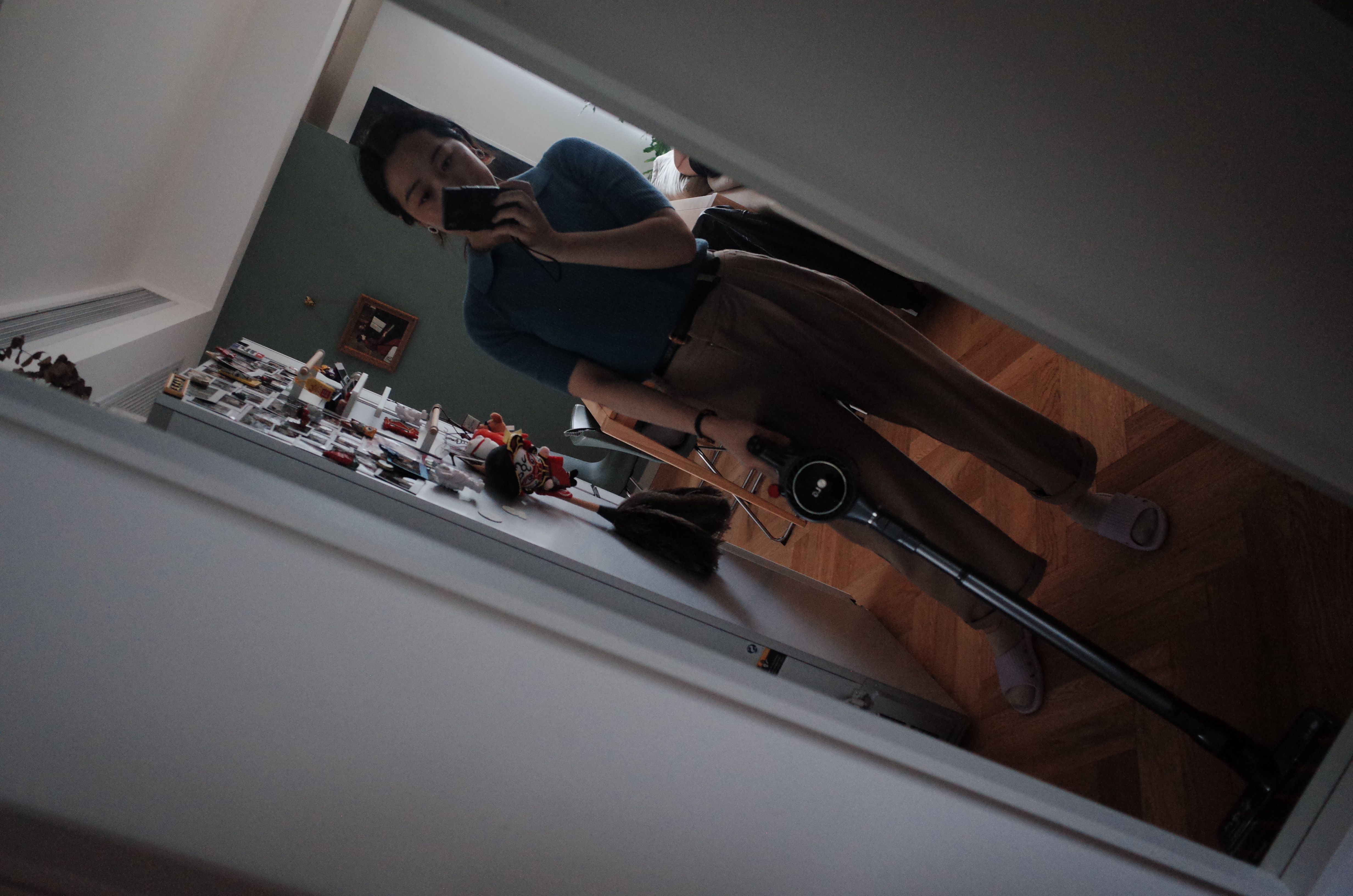 New product evaluation of LG a9k vacuum cleaner，Furniture designer almond vegetable head，