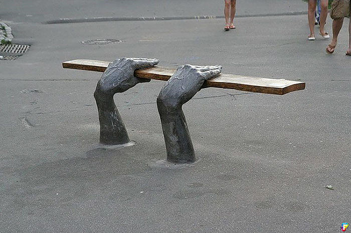 originality，bench，Human body curve，street，