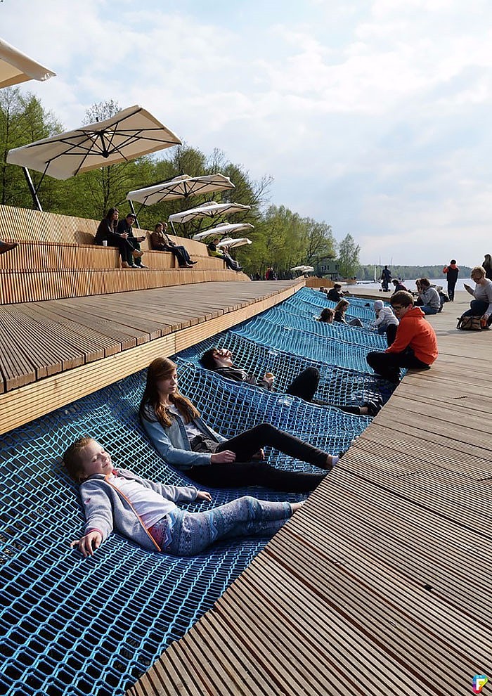 originality，bench，Human body curve，street，