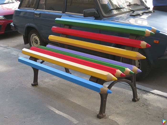 originality，bench，Human body curve，street，
