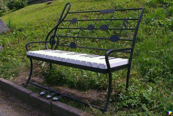 originality，bench，Human body curve，street，