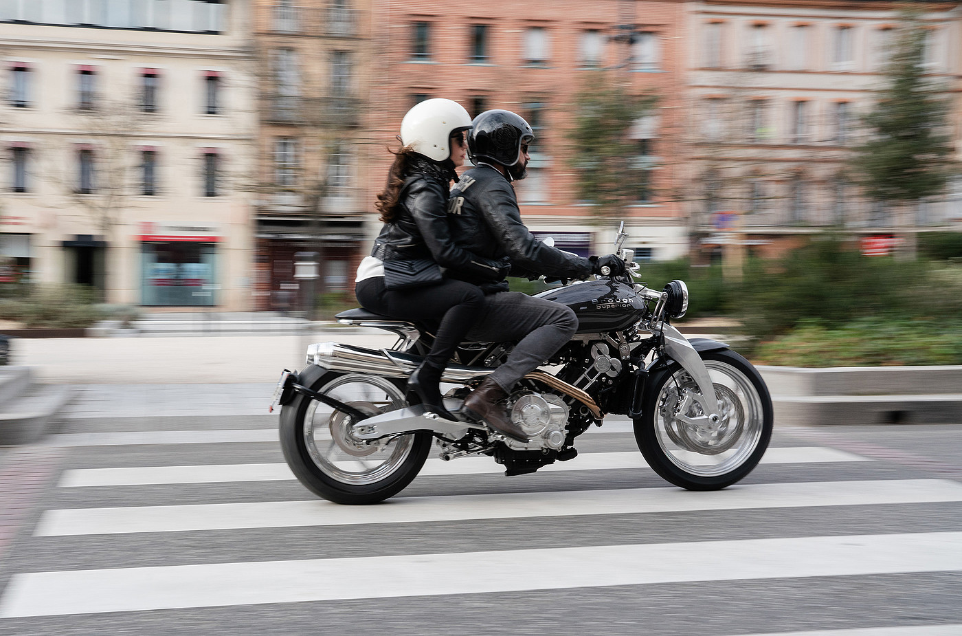 摩托车，交通工具，Brough Superior，工业设计，