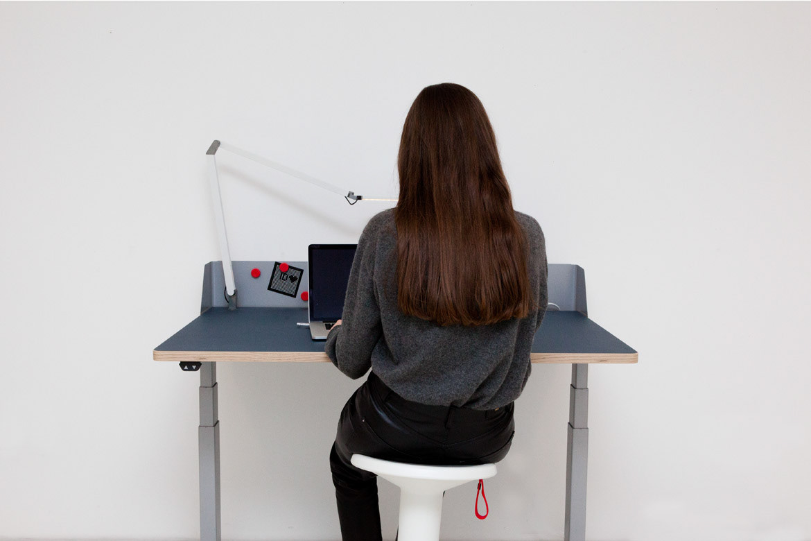 to work in an office，Electric，Table，