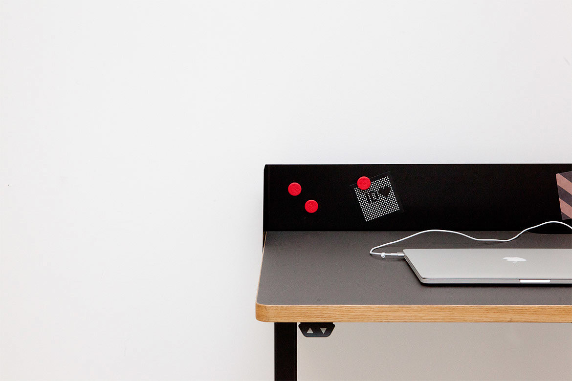 to work in an office，Electric，Table，