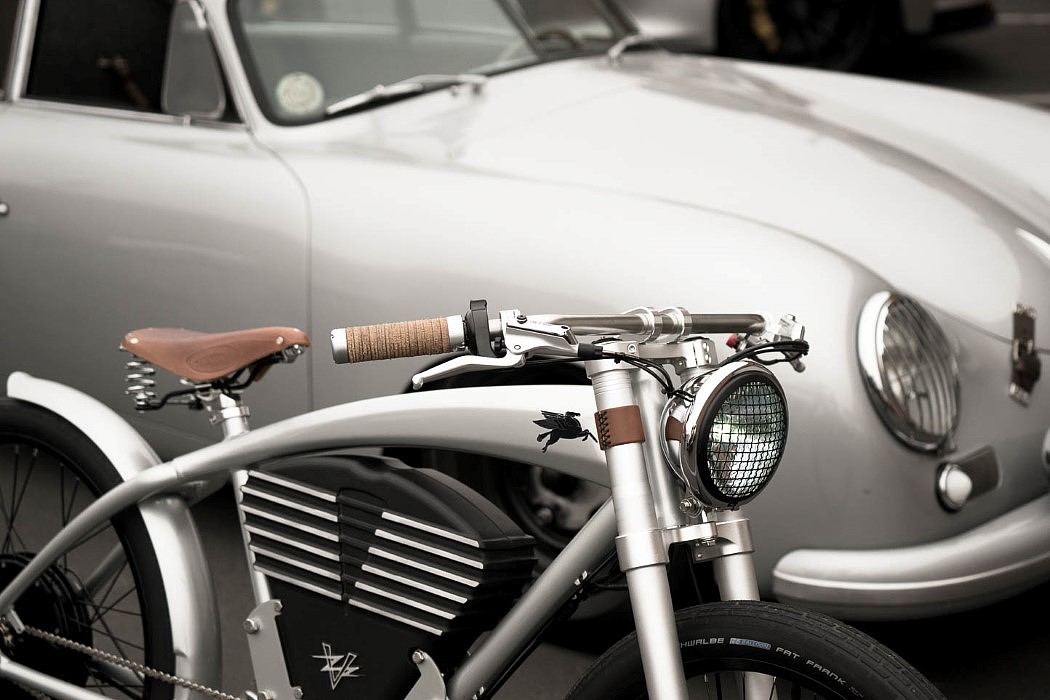 motorcycle，Captain America，Phoenix Bicycle，light，Simplicity，