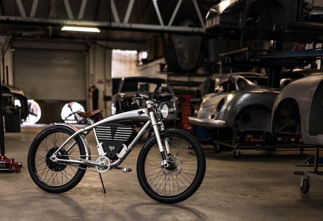 motorcycle，Captain America，Phoenix Bicycle，light，Simplicity，