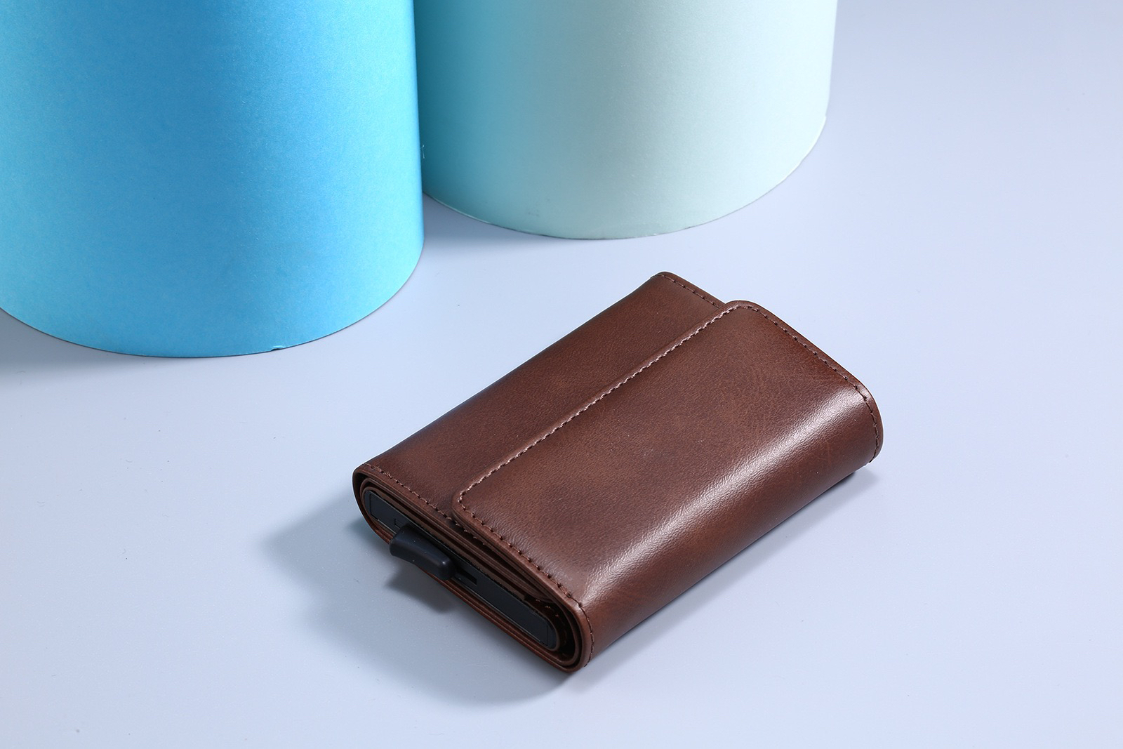 Break the traditional wallet style，LV box ferrule，One bag multi-purpose，Anti theft RFID，Tactile sensation on cortex，