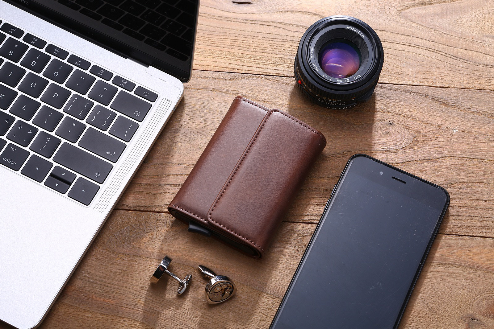 Break the traditional wallet style，LV box ferrule，One bag multi-purpose，Anti theft RFID，Tactile sensation on cortex，