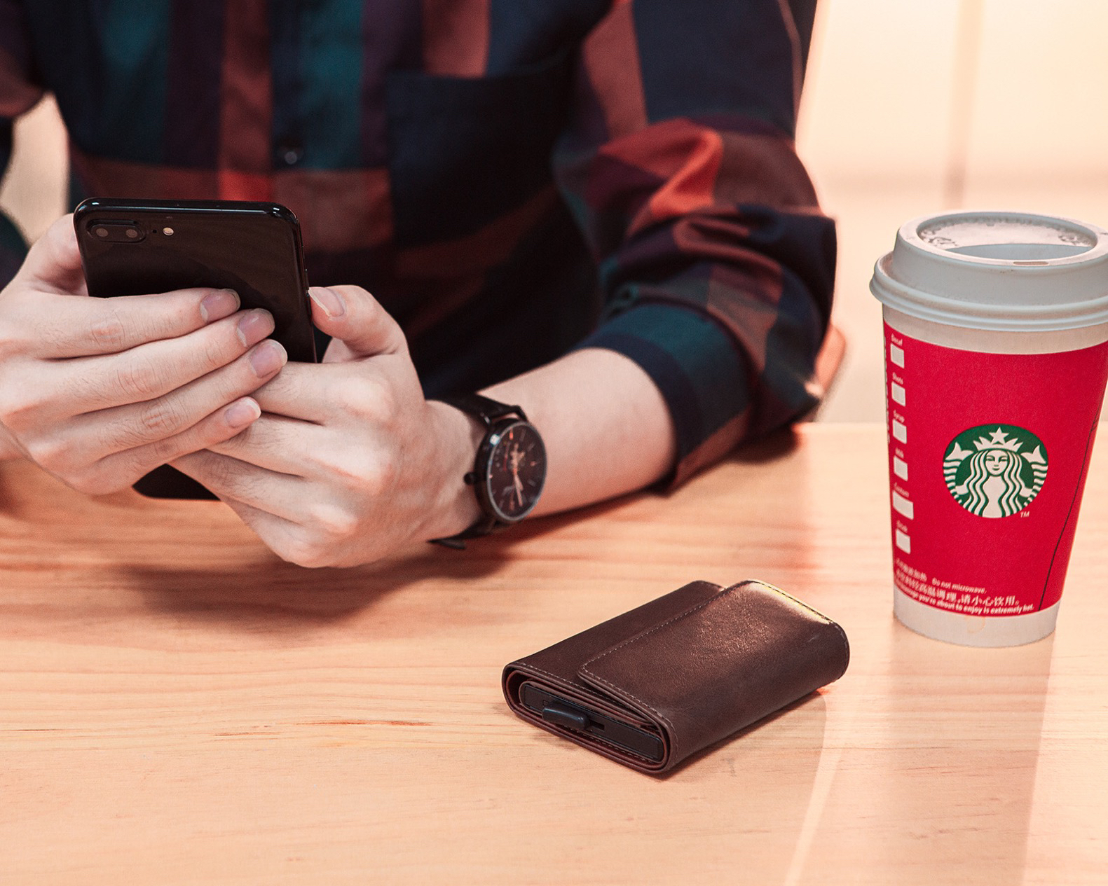 Break the traditional wallet style，LV box ferrule，One bag multi-purpose，Anti theft RFID，Tactile sensation on cortex，