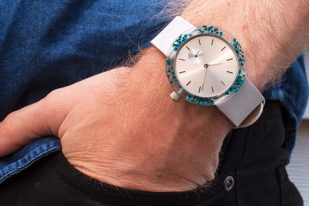 surface，Wrist watch，fresh，Botany，Simplicity，beautiful，