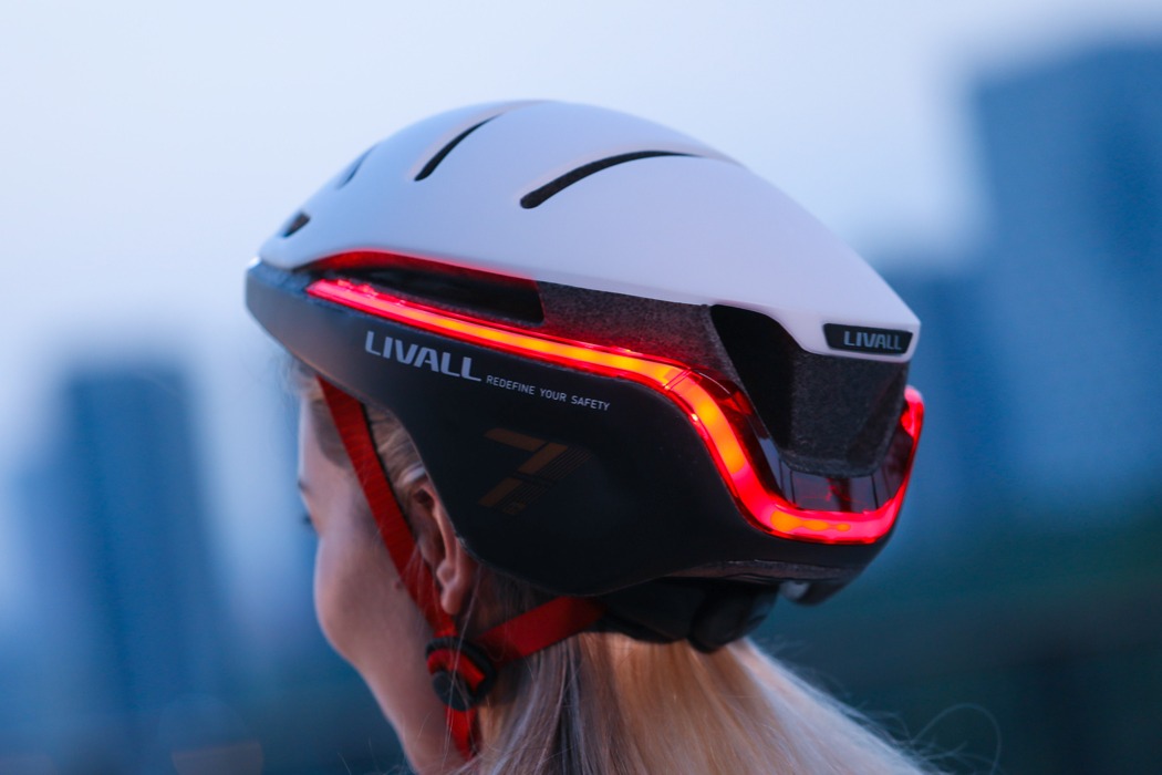 Helmet，Ride，intelligence，sensor，