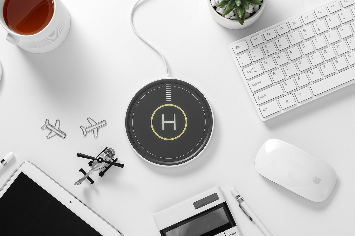 Thermostatic water cup，wireless charger ，