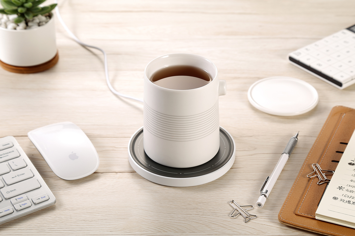 Thermostatic water cup，wireless charger ，