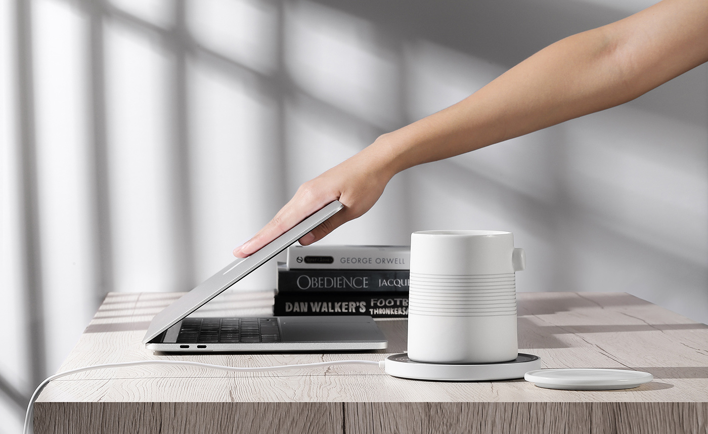 Thermostatic water cup，wireless charger ，