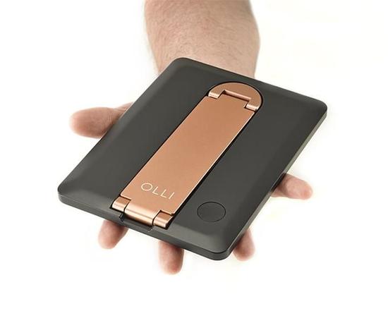 World's first，Mobile phone charging treasure，With bracket，506 yuan，