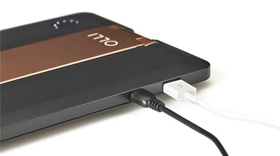 World's first，Mobile phone charging treasure，With bracket，506 yuan，