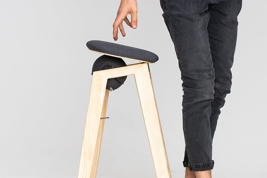 stool，black，Ergonomics，Say，comfortable，Minimalist design ，