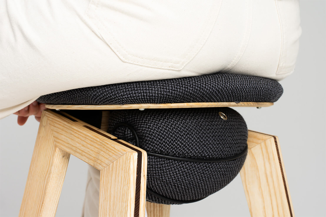 stool，black，Ergonomics，Say，comfortable，Minimalist design ，