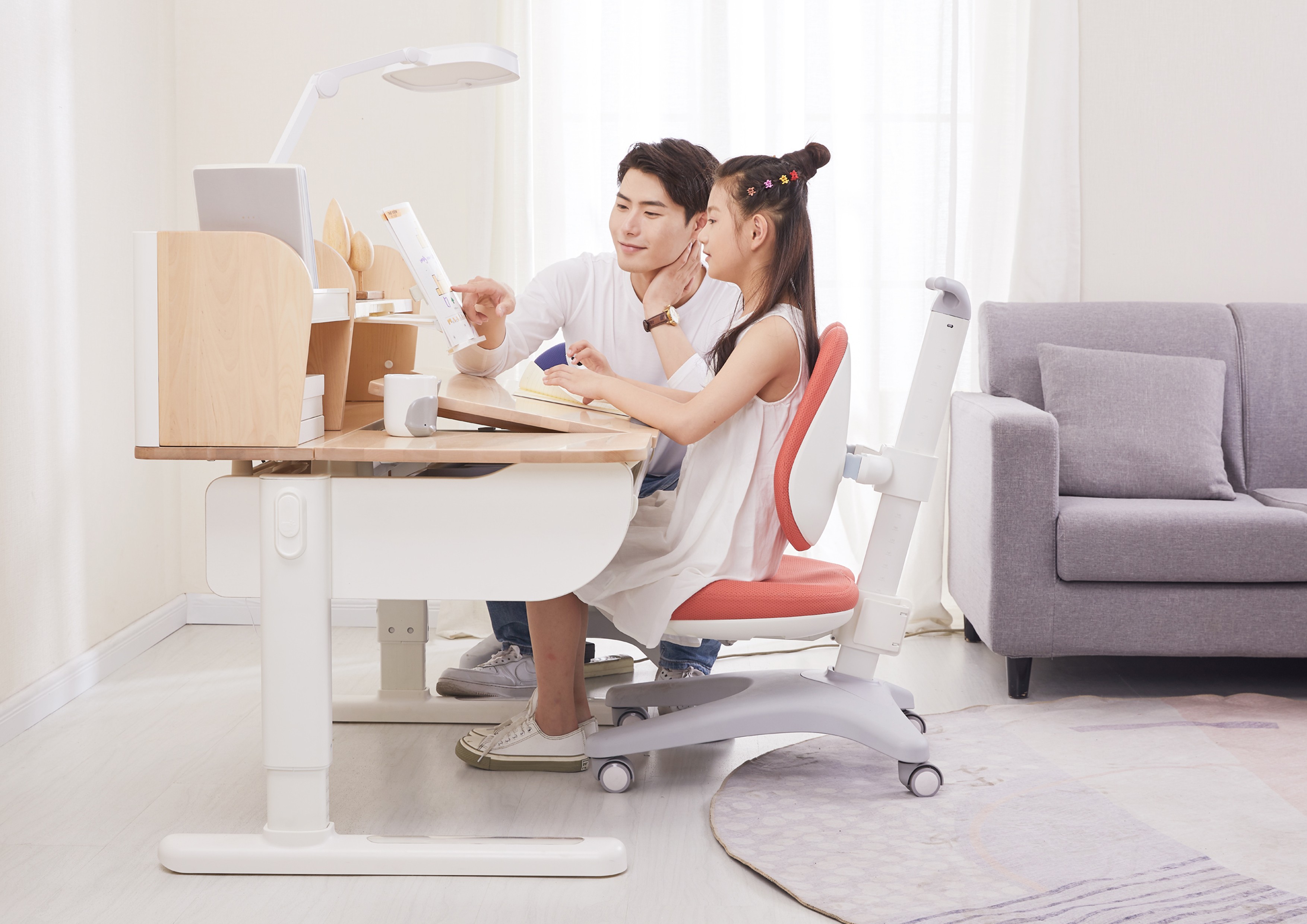 2020 CGD contemporary good design award，Electric lifting learning table，Zhejiang Hutong Ergonomics Technology Co., Ltd，