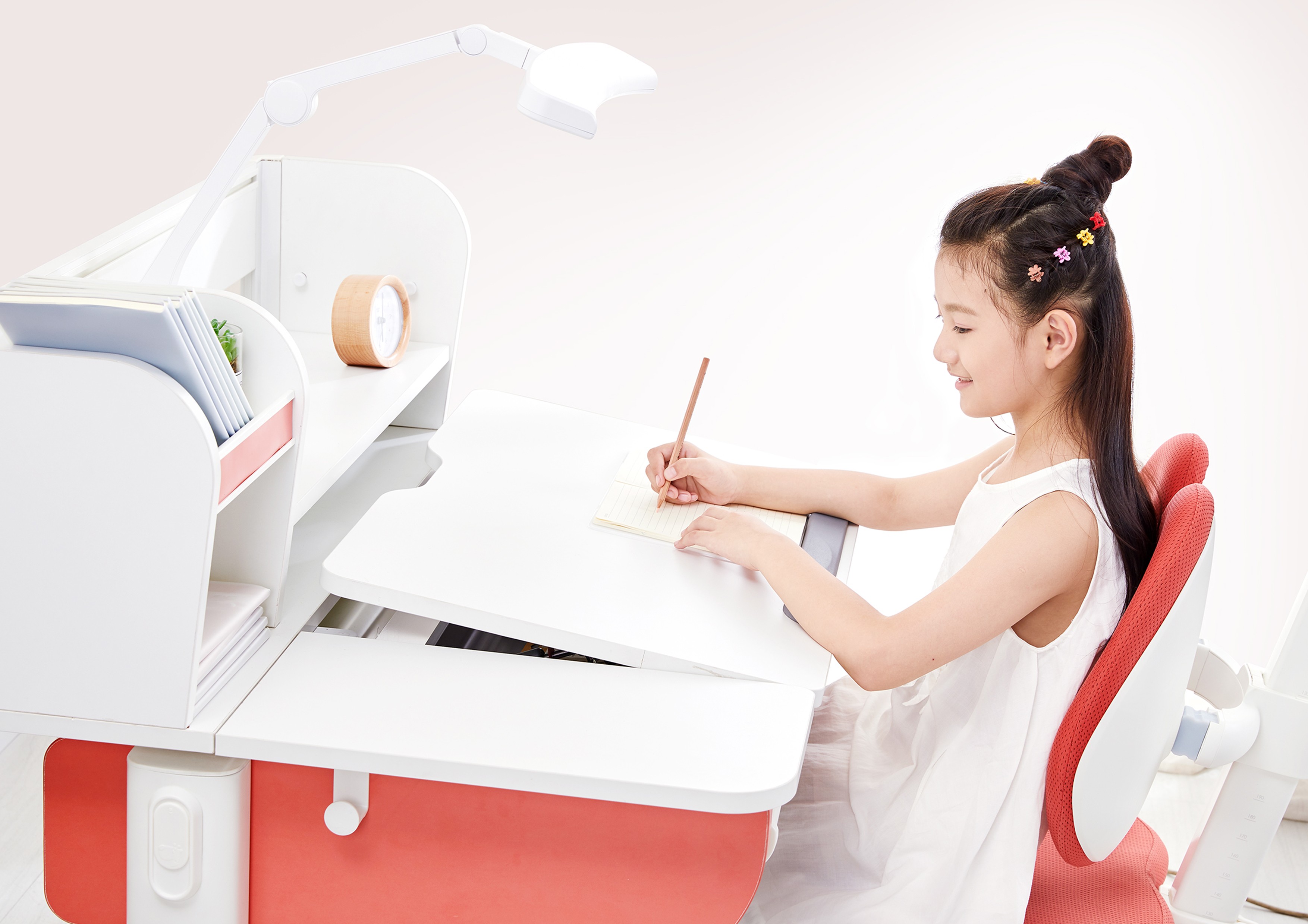 2020 CGD contemporary good design award，Electric lifting learning table，Zhejiang Hutong Ergonomics Technology Co., Ltd，