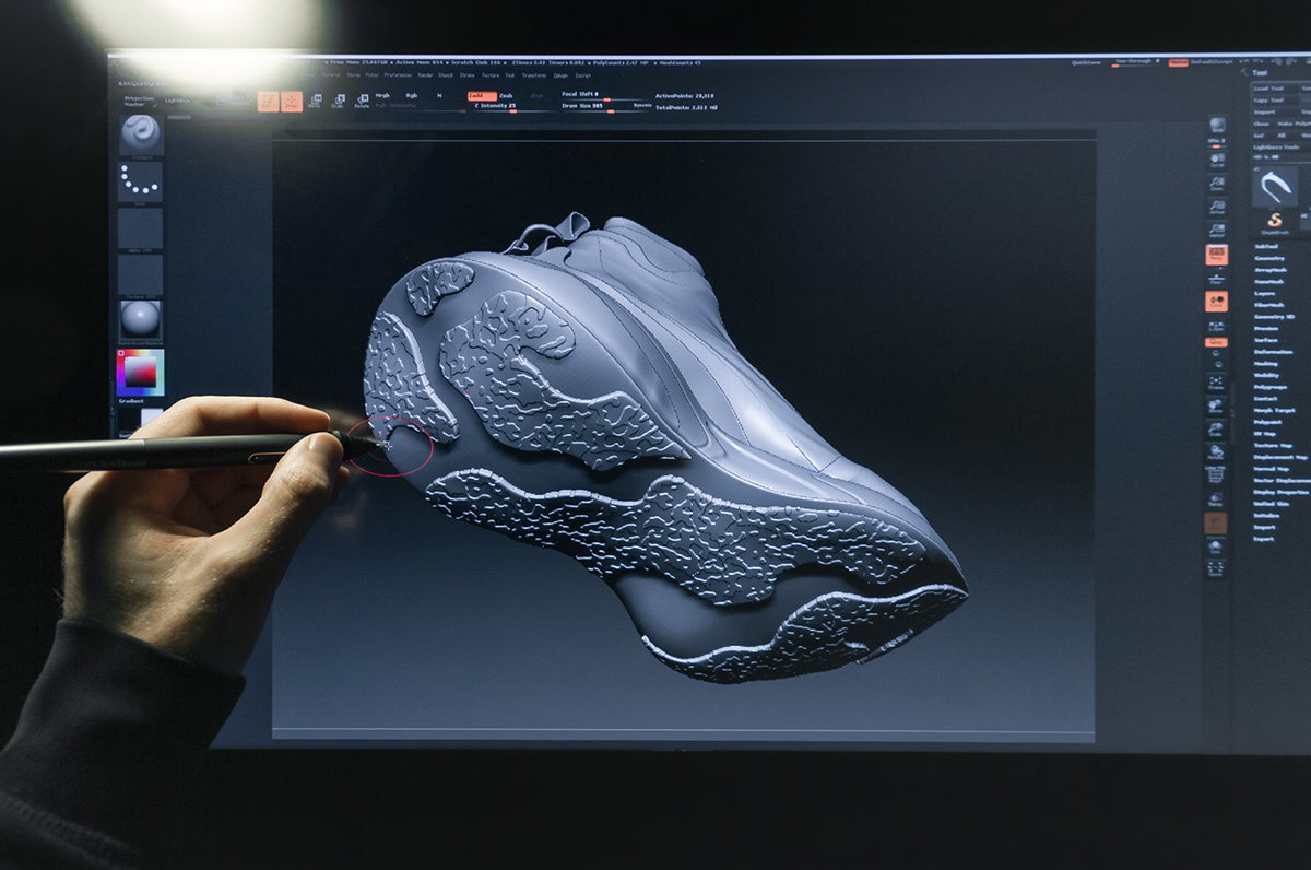 Waterproof upper，Traction ，Sustainable use，sneakers，