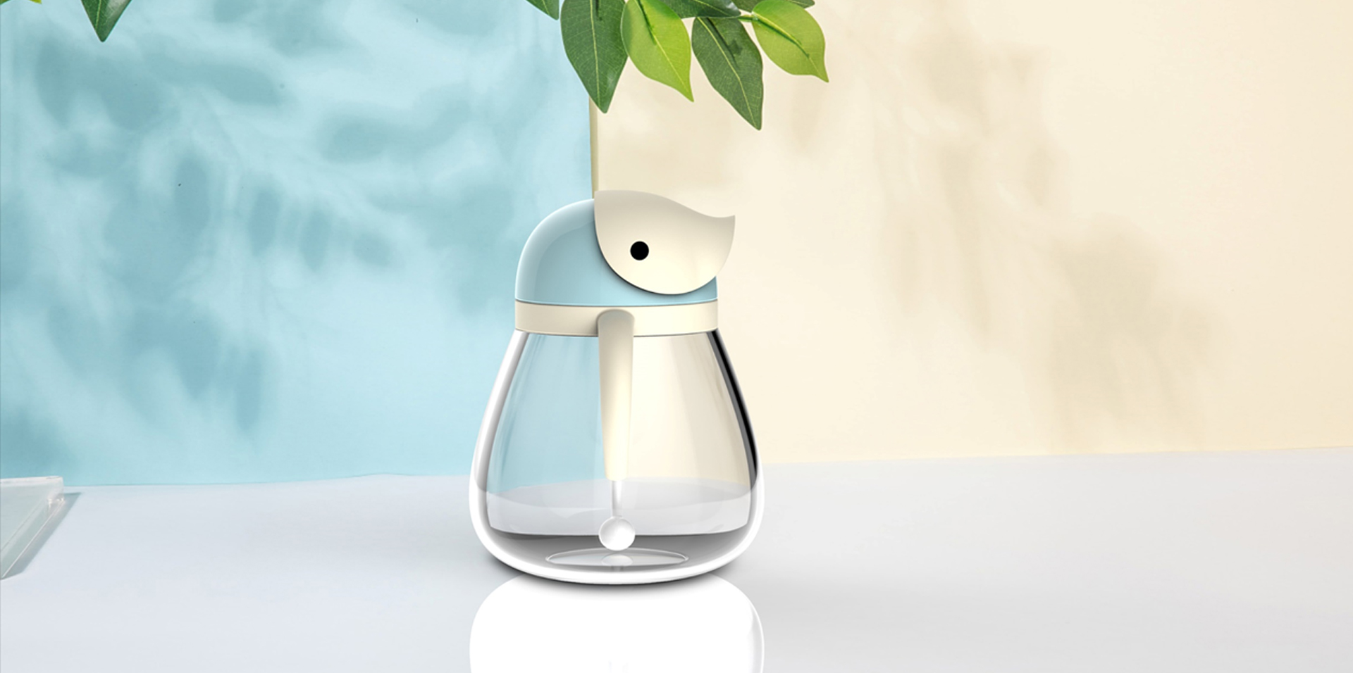 Baby bottle, little penguin，