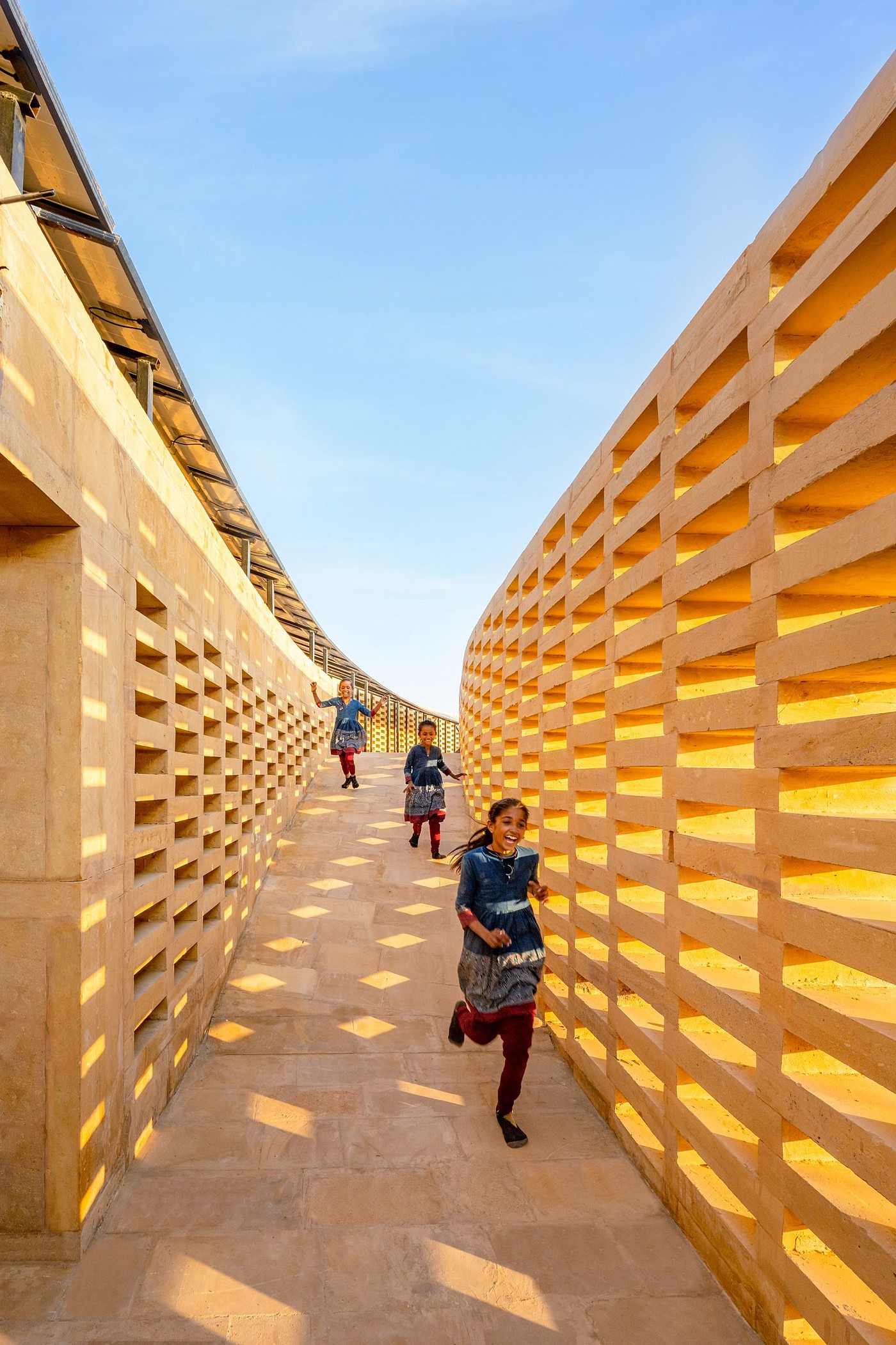 Girls' school，India，Sandstone，Thar desert，power，