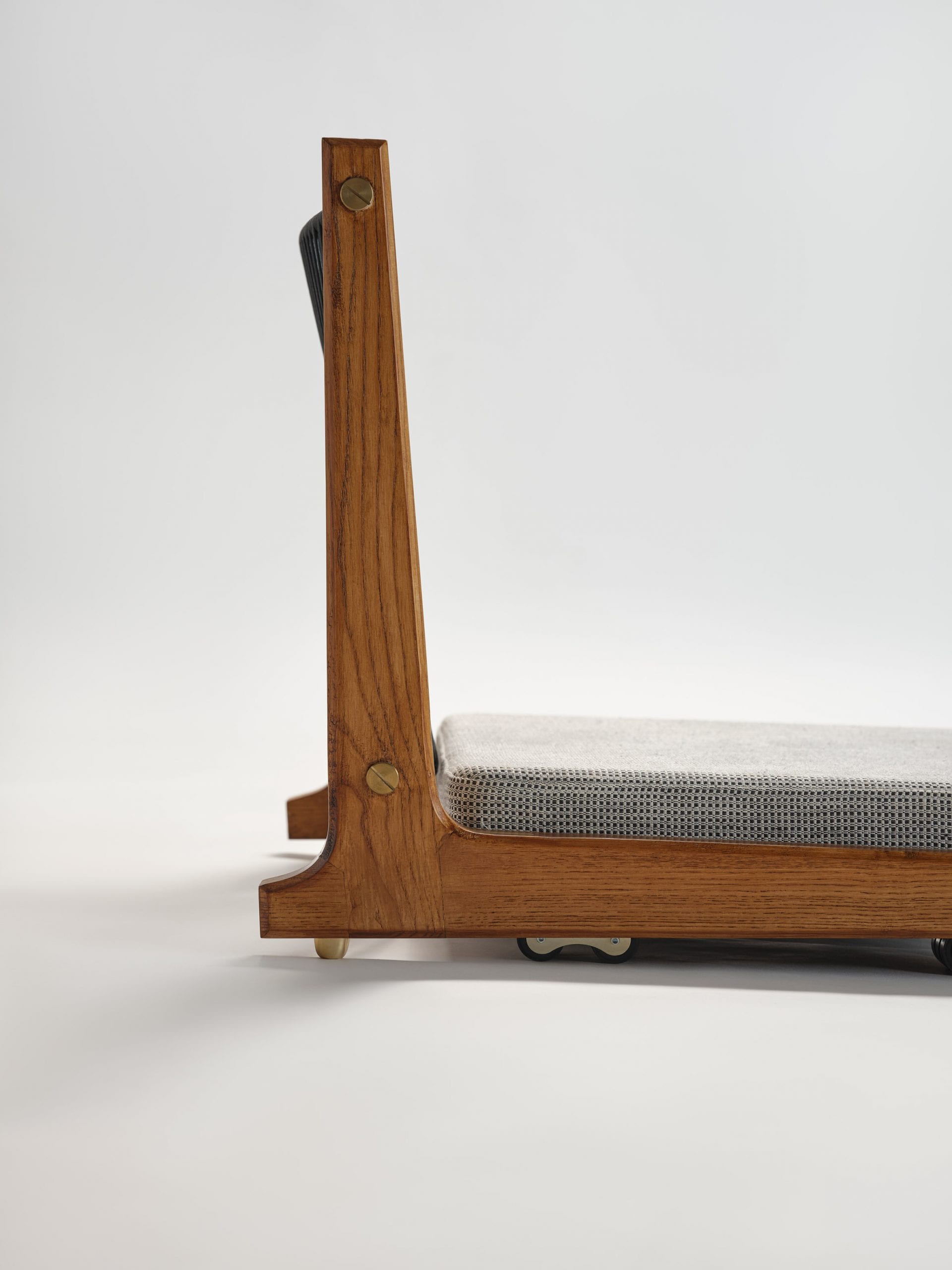 Singhal，Madan，Table，chair，