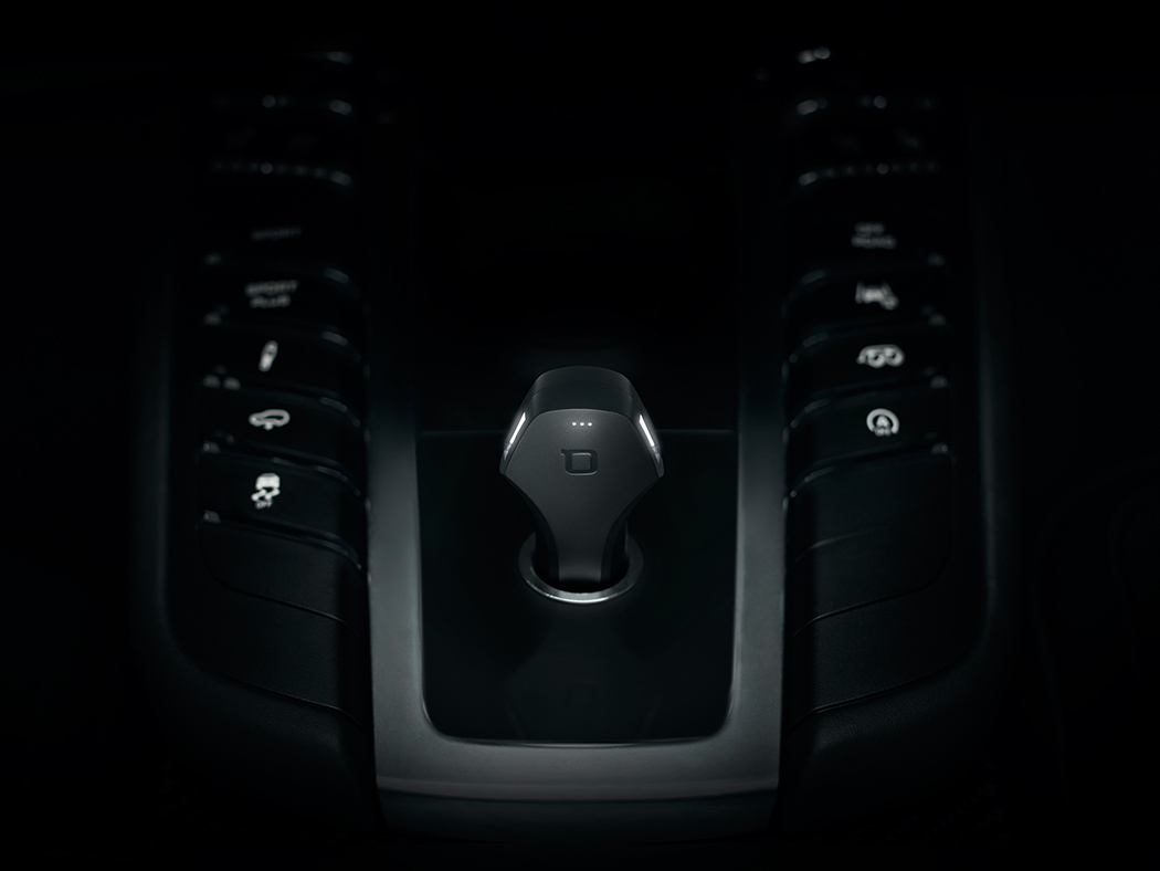 Car charging，line，black，