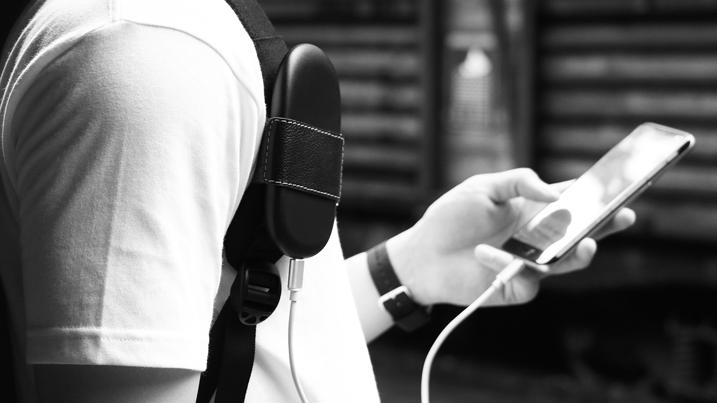 charge，Wireless charging，Leisure，portable battery，life，natural，relaxed，Minimalist，texture，